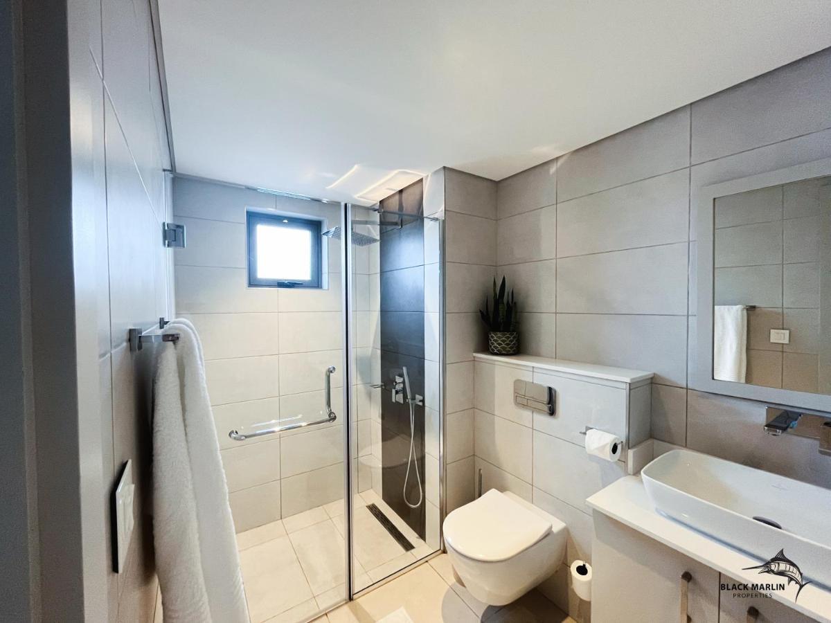 Black Marlin Apartments Перейбер Экстерьер фото