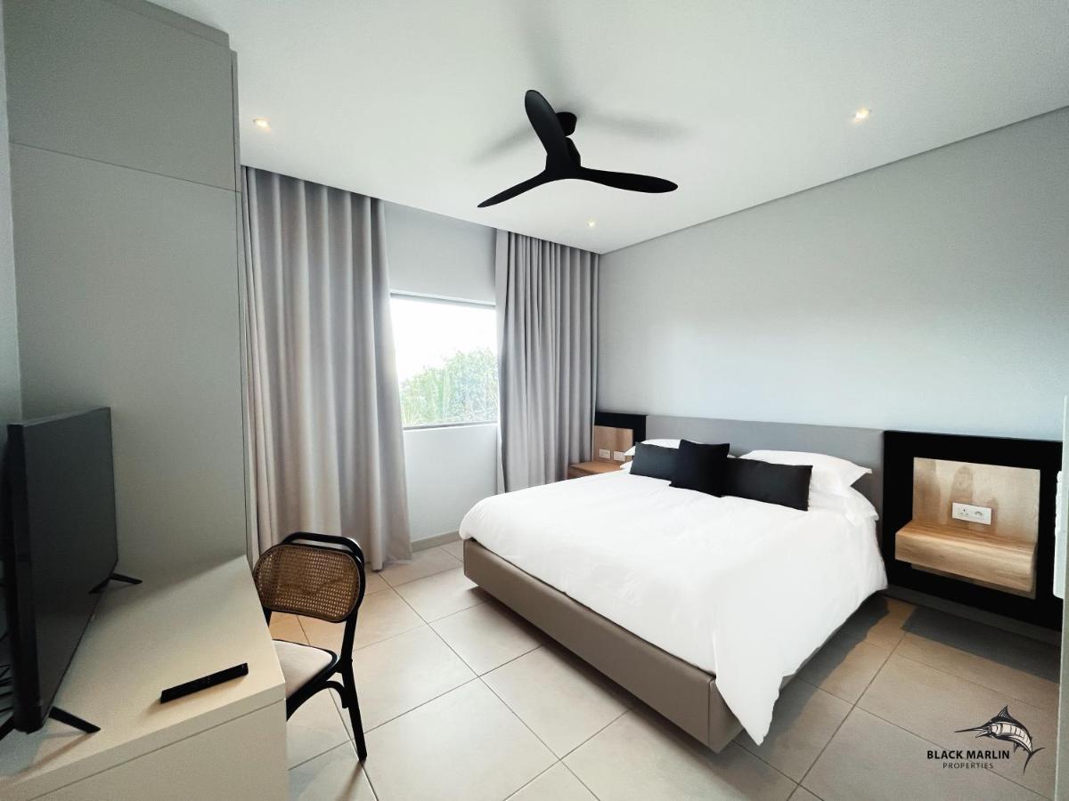 Black Marlin Apartments Перейбер Экстерьер фото