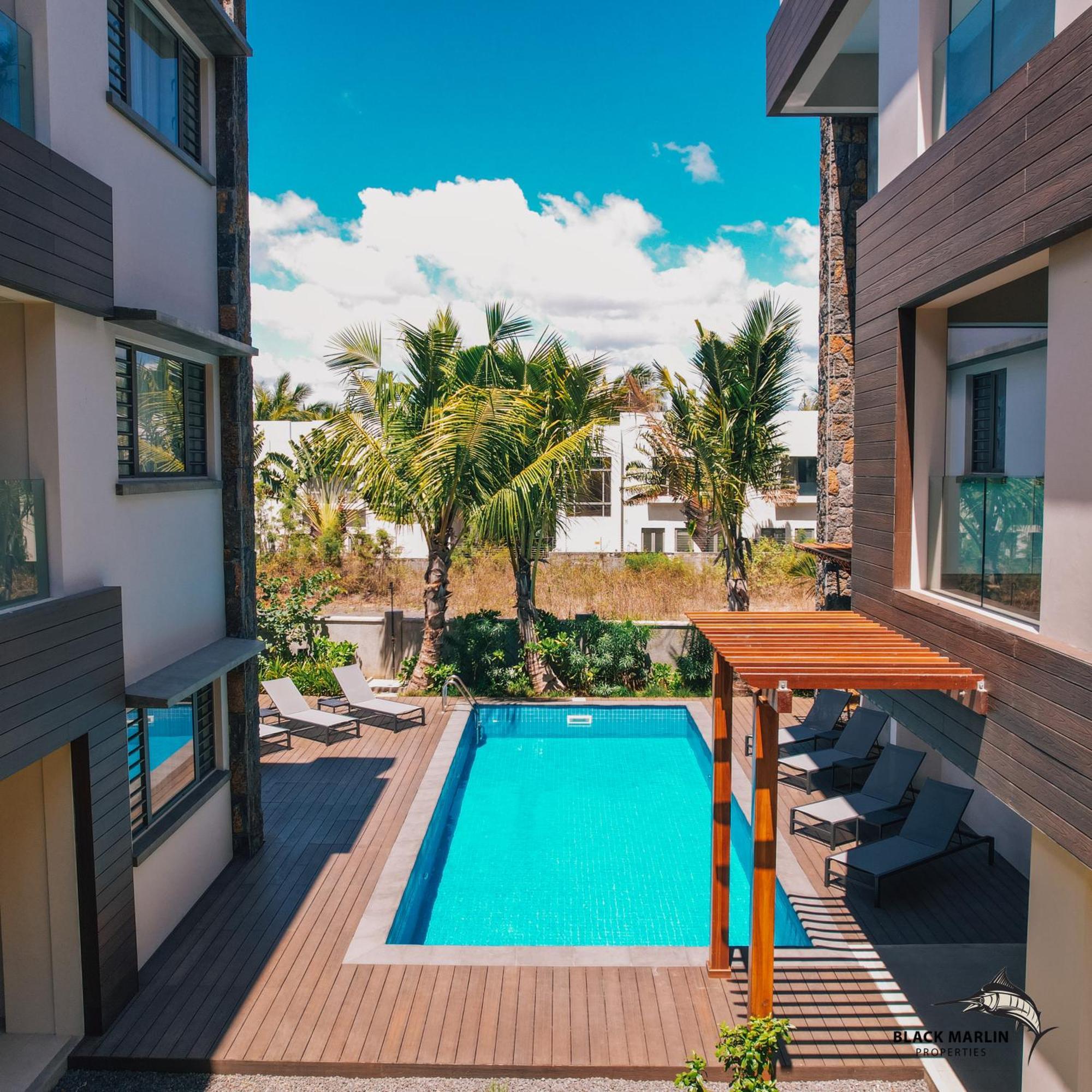 Black Marlin Apartments Перейбер Экстерьер фото