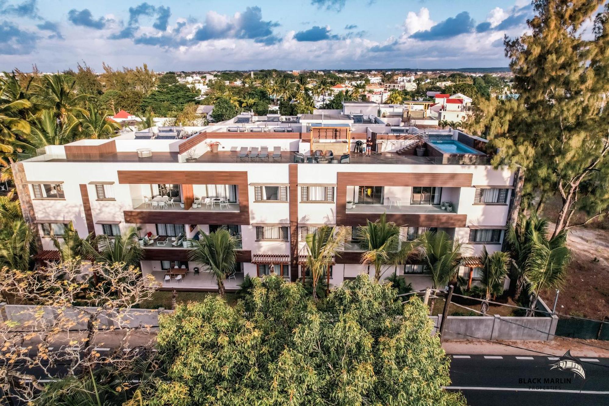 Black Marlin Apartments Перейбер Экстерьер фото
